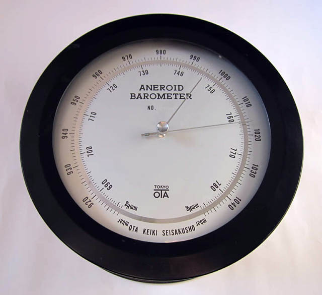 バロメーター　気圧計　大田計器製気圧計/高度計　アンティーク